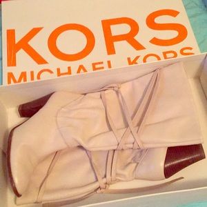 Michael Kors vanilla boots size 9